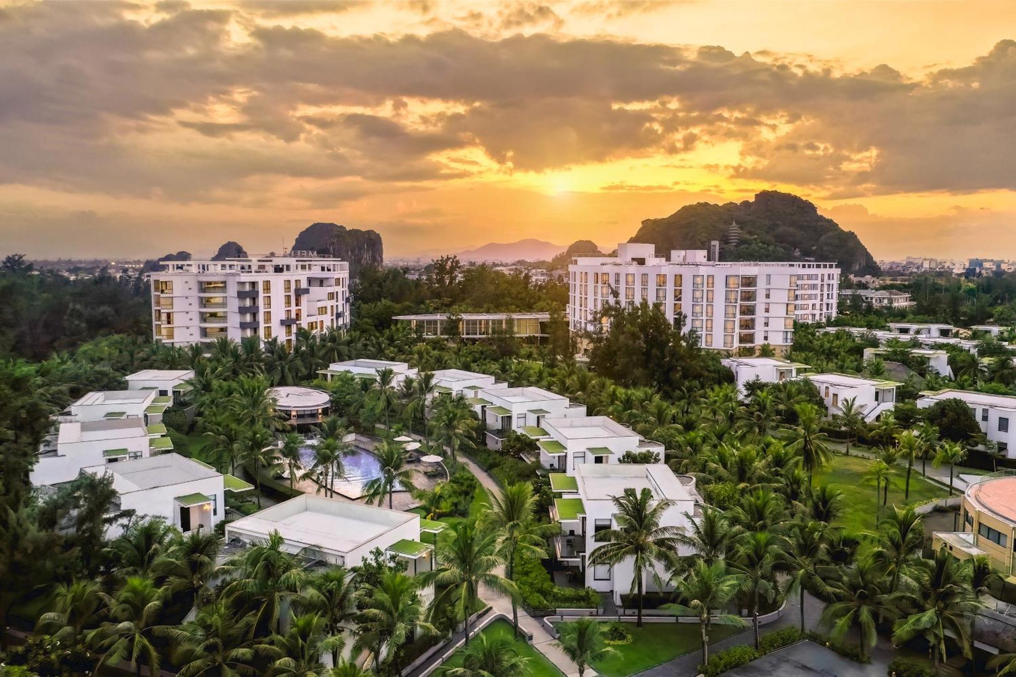 Melia Danang Beach Resort Exterior foto